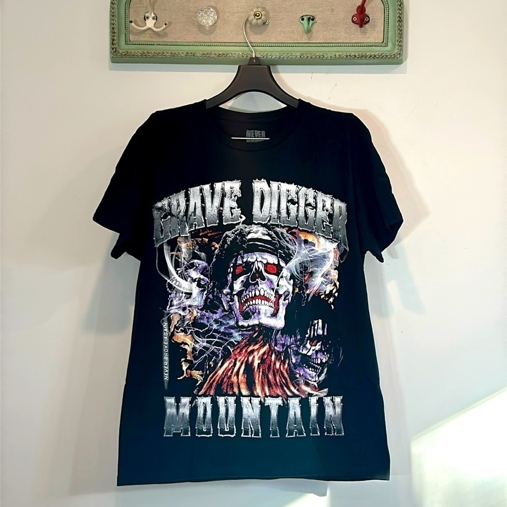 Brand New Never Broke Again Grave Digger Mountain black T-shirt Size Medium